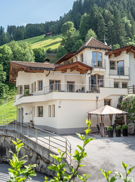 Moni’s Apartment in Ramsau im Zillertal mit Bergpanorama