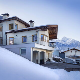 Moni’s Apartment im Winter mit Blick auf die Zillertaler Berge